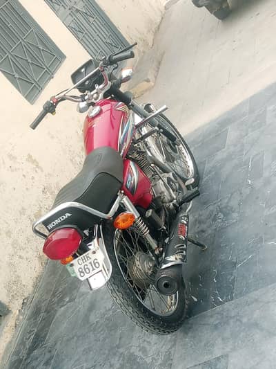 Honda 125 in clean condition