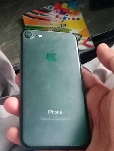 iphone 7 32gb  82%health . contct me 03028367967 &03709357341