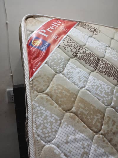 “Almost New Bonnell Spring Mattress (5 Days Used) – Urgent Sale”