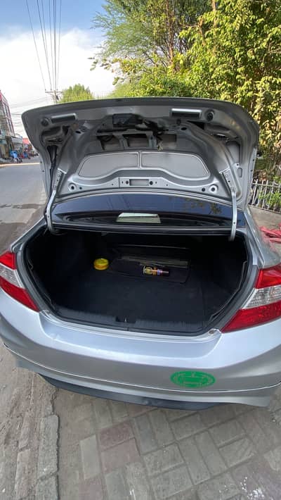 2013 modal civic Rabert Ug full option auto