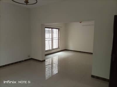 Neat and Clean 10 Marla 4 Beds House For Rent in Askari - 10 Sec - B