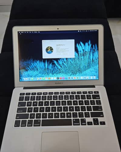 Macbook air 2017 core i7 / 8gb memory/ 512gb ssd