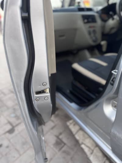 10/10 original condition no paint time pas waly next add dekh lain