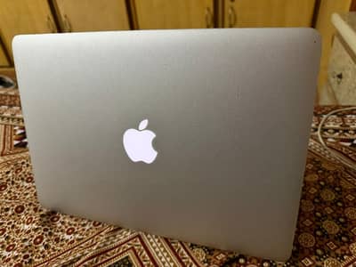 Apple Macbook Pro 2025