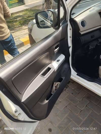 Wagon R VXL. contact 03037003434