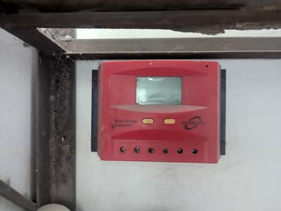 4 pannels 165 watt each with stand