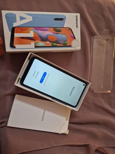 samsung A11 in very good condition