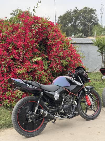 Beauty Is Up For Sale. . . ! 2015 Model YBR 125 For Sale