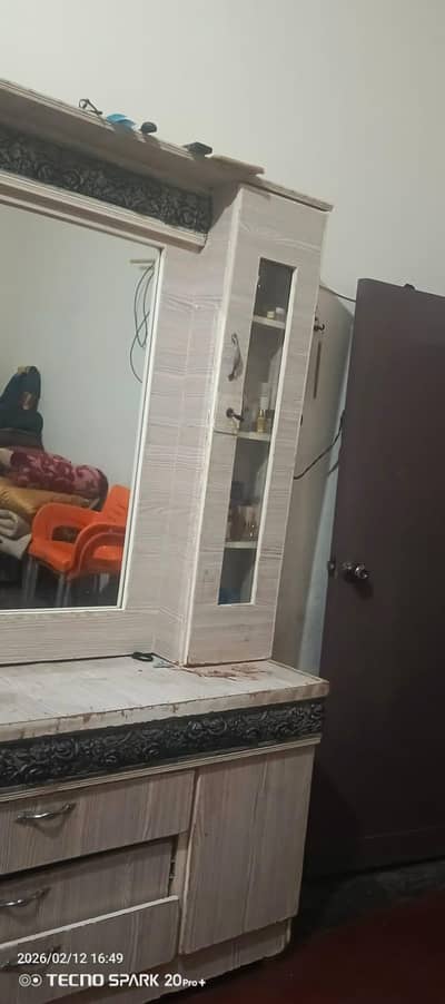 venity 3 door with side box