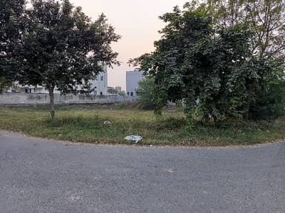 Premium 5 Marla Plot | Facing Park | Ideal Location