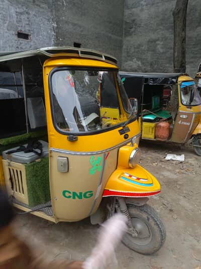 Tez Raftar 6 seater rickshaw