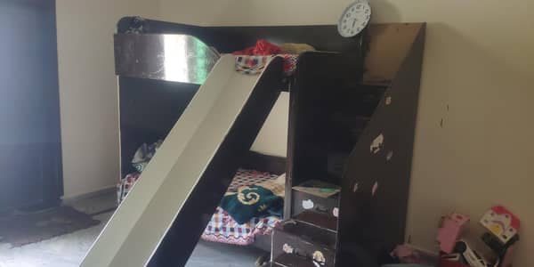 Solid wooden bed for kids