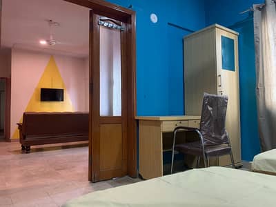 Private and Shared Rooms for Working Professionals