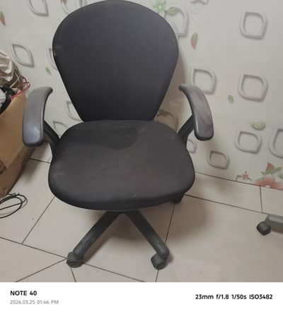office revolving chairs in good condition