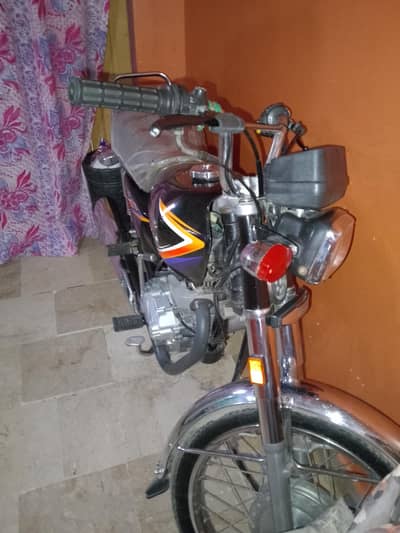 125 Honda Karachi number bilkul okay koi Kam Nahin hai WhatsApp 032321