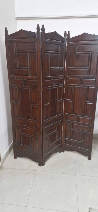 Solid wood partition