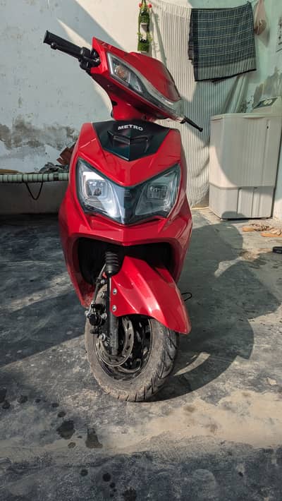 Metro EV  Scooty