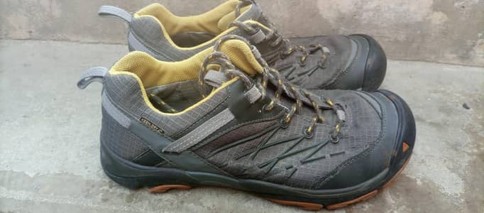 keen Marshall hiking shoes