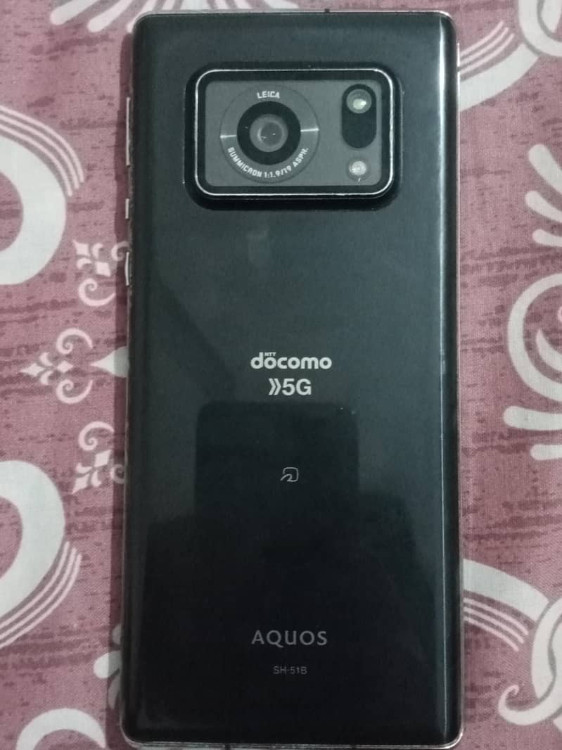 Sharp Aquos R6 0
