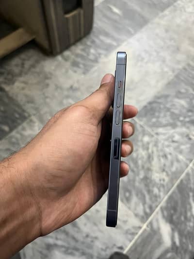 IPHONE 13 pro factory unlock