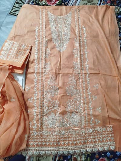 Batik Brand Embroidered Lawn Suit (New) – Crinkle Dupatta