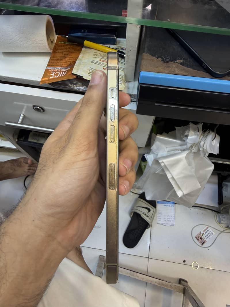 Iphone 12 pro max 3