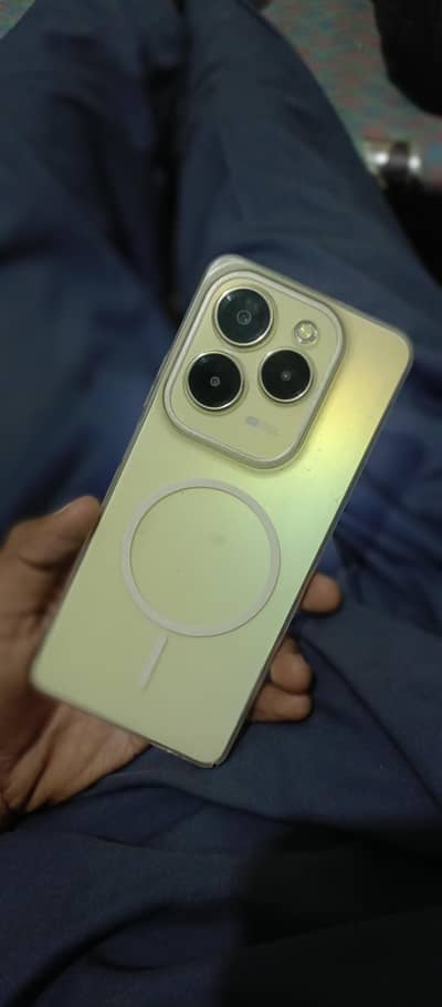 foll box 8+8 GB 256 GB 5000 battery 33 wtt charger prosesr 88