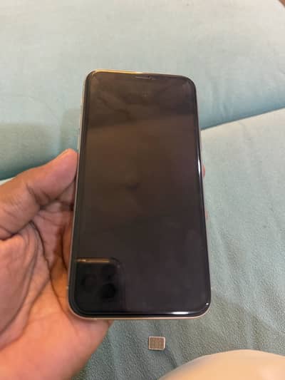 11 Pro white color 256 74 health bahria town karachi