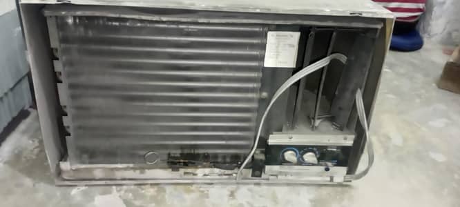 pel 5u window. 03240440015