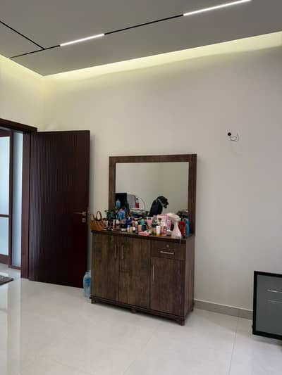 Used but good condition bedroom set