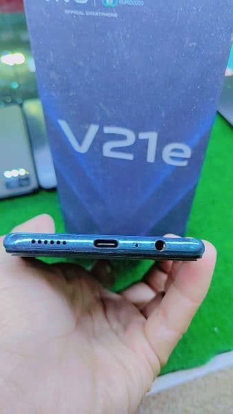 vivo V21e 8GB RAM 128 GB memory 0326/2034/739