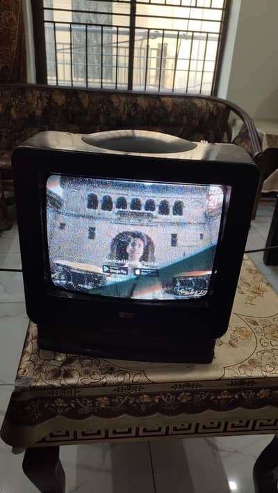 LG Tv 14" Color Tv with FREE 2 Cameras!!