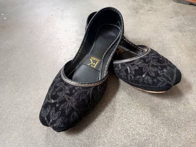 condition 10/10  brand new khussa easy to use comfortable