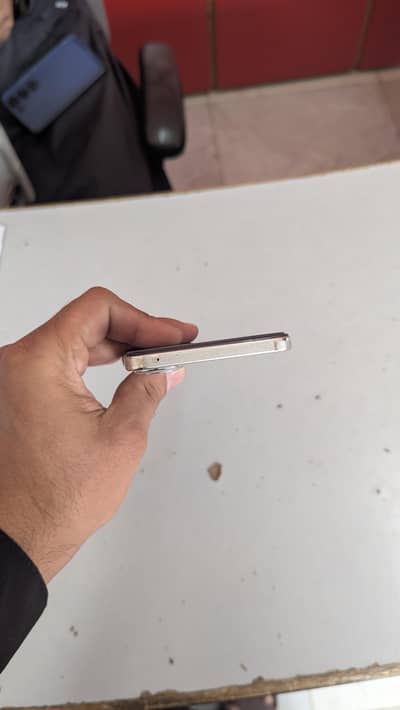 vivo y200 fresh mobile hai 10by10 condition hai one hand use