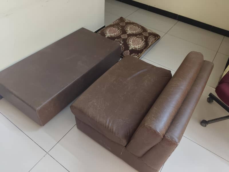 SOFA SET. BROWN. 0