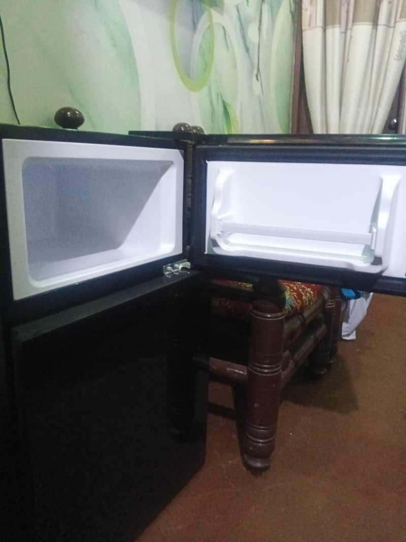 mini fridge 2