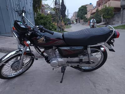 honda 125cg black in brand new condition