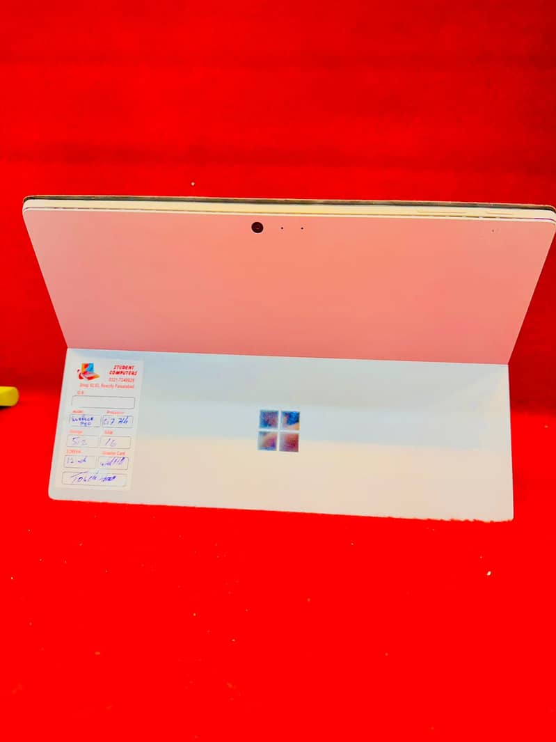 Microsoft Surface Pro (5th Gen) 1