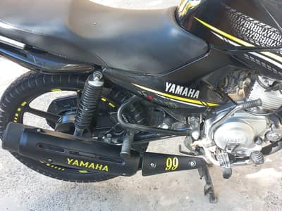 Yamaha YBR 125G black color