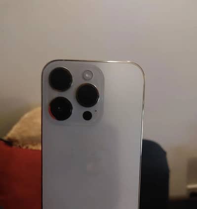 Iphone 14 pro golden , waterpack 10/10 phone , lla model