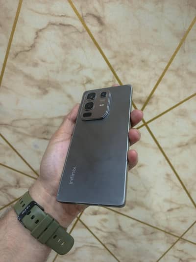 10/10 Condition - 8/256-With Wirless Charger & Warranty - Box Charger.