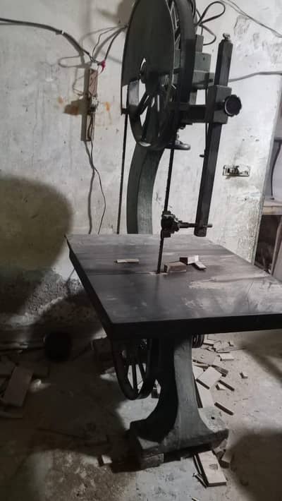 use ma ha or sab ok ha bss use ni krta is leya  sale kr Raha hu jis