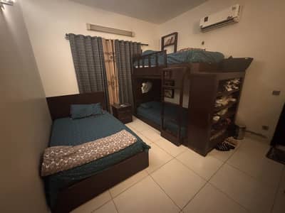 Bunk Bed Queen size + Single Bed + one side table