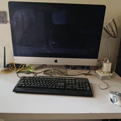 IMC  pro ha or ram 32 1 tb hard  with Table and chair