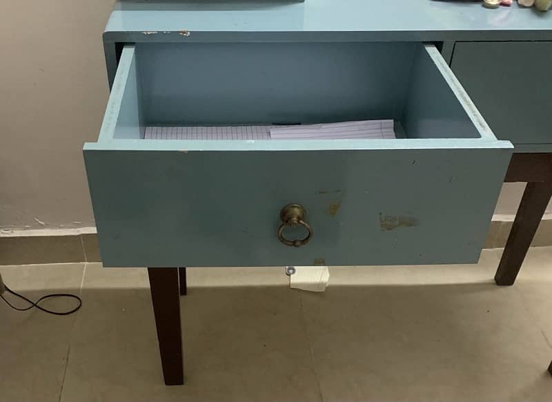 Dressing table without mirror 0