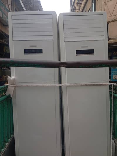 Gree 4 ton floor standing ( 8 piece ) available