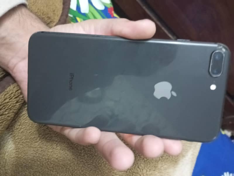 iPhone 8Plus 1