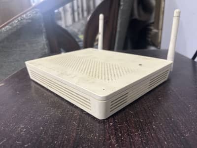Huawei HG8326R FIBER ROUTER