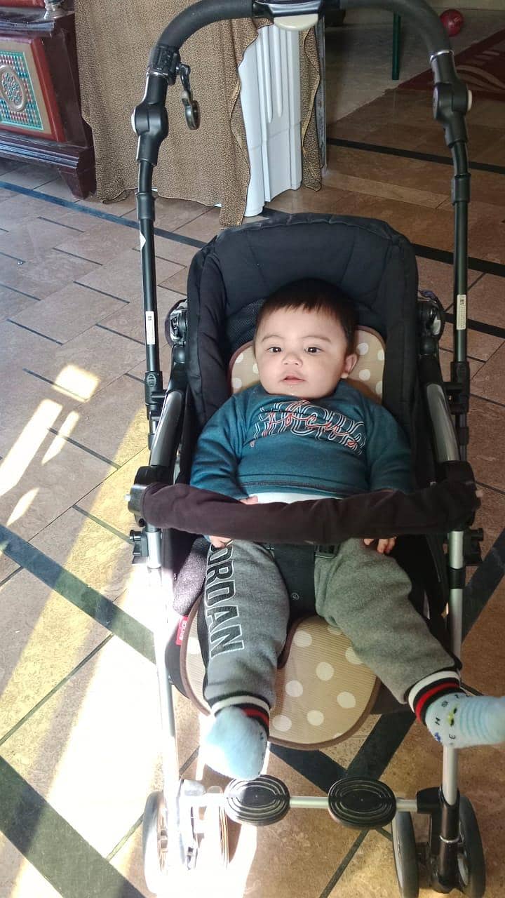 "بہترین کوالٹی کی پرام (بچوں کو باہر لے جانے والی) دبئی سے امپورٹڈ ہے" 5