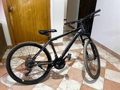 MTBGOO T5-35 Mountain Bike - 24 Inch - Excellent Condition-